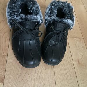 Sperry Black Faux-Fur Trim Duck Clog Sneakers